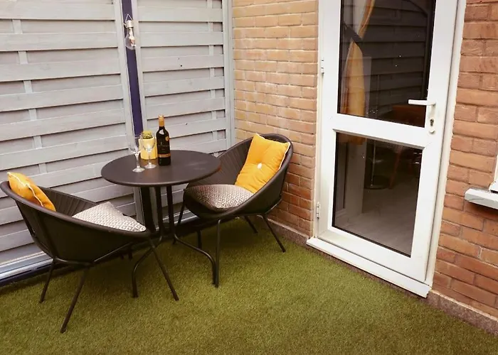 Stylish Studio Flat With Private Patio
